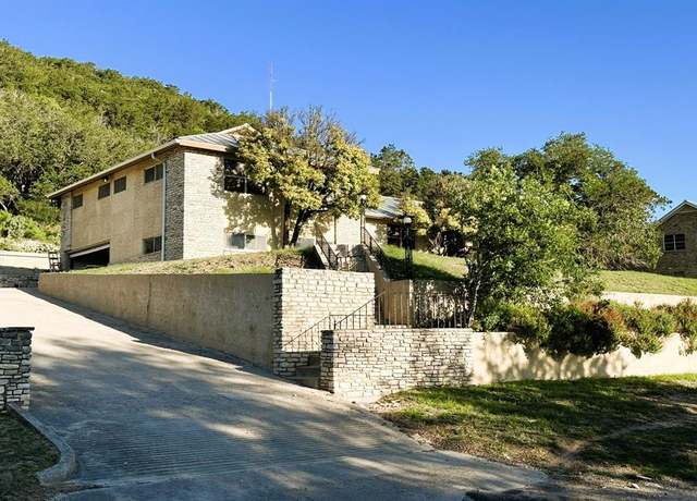 Property at 120 Bluebonnet Dr, Junction, TX 76849, 4 beds, 2.5 baths