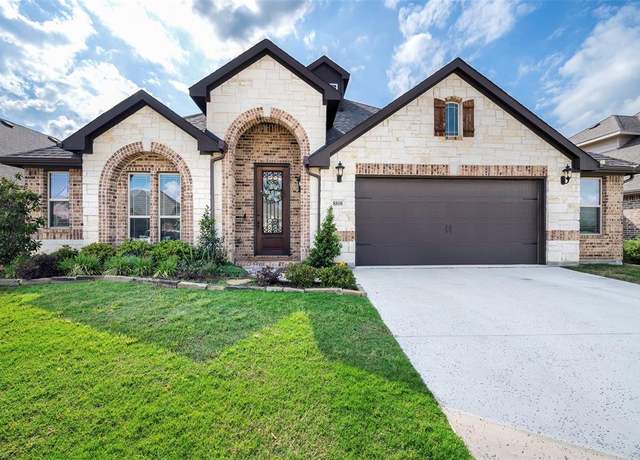 Property at 8808 White Rock Ln, Denton, TX 76226, 4 beds, 2 baths