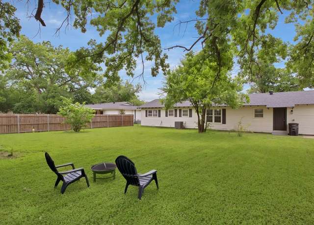 Property at 610 Phillips St, Cleburne, TX 76033, 3 beds, 1.5 baths