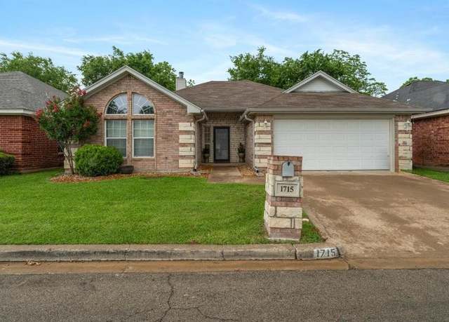 Property at 1715 Sully Ct, Stephenville, TX 76401, 3 beds, 2 baths