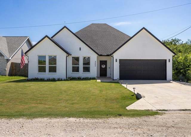 Property at 5403 Ashworth Ct, Granbury, TX 76048, 3 beds, 2 baths