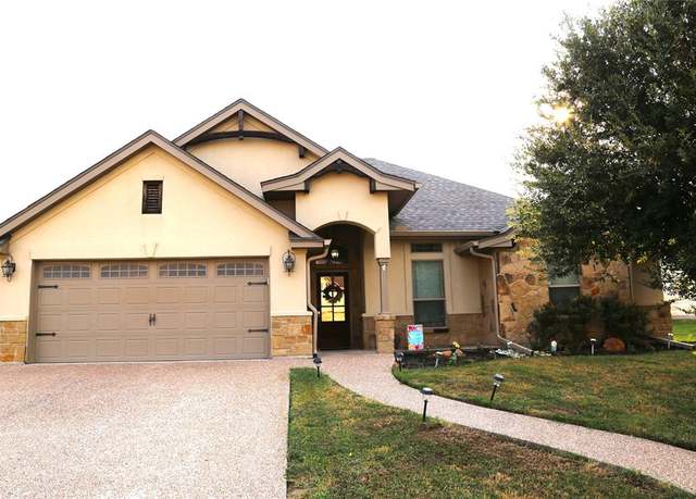 Property at 382 Violet Dr, Robinson, TX 76706, 3 beds, 2 baths