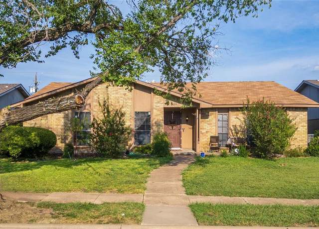 Property at 3014 Rockett Dr, Carrollton, TX 75007, 4 beds, 2 baths
