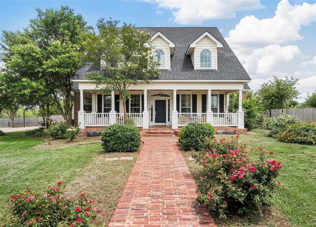Property at 1240 Estes Rd, Lorena, TX 76655, 5 beds, 4 baths