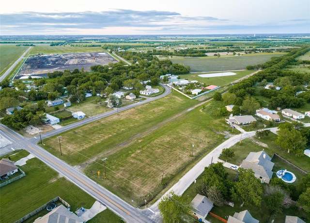 Property at 102 E Hubbard Rd, Josephine, TX 75173