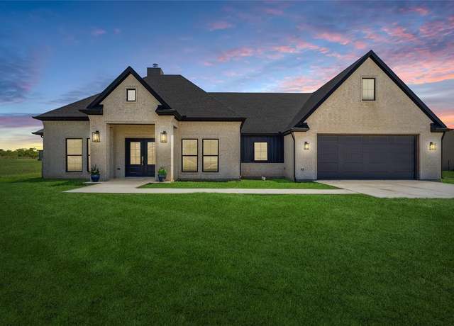 Property at 959 County Road 1300, Bridgeport, TX 76426, 4 beds, 3 baths