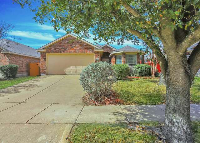 Property at 2011 Stagecoach Trl, Heartland, TX 75126, 3 beds, 2 baths