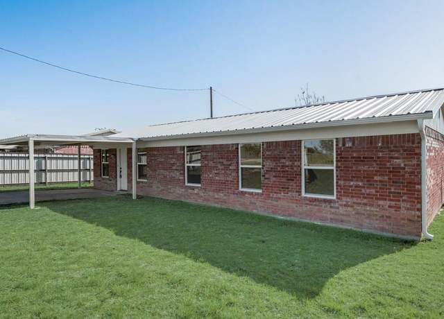 Property at 550 Green Acres Rd, Weatherford, TX 76088, 3 beds, 2 baths