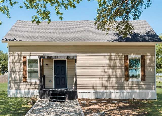 Property at 104 College St, Royse City, TX 75189, 2 beds, 2 baths