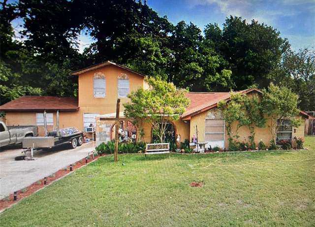 Property at 1643 Scotland Ave, Azle, TX 76020, 4 beds, 3 baths
