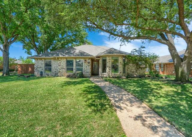 Property at 704 Greenway Dr, Coppell, TX 75019, 3 beds, 2.5 baths