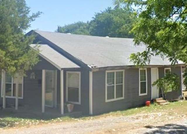 Property at 428 E University Ave, Waxahachie, TX 75165, 2 beds, 1 bath