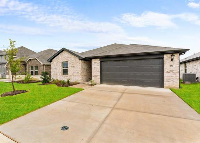 Property at 255 Sugarlands Dr, Greenville, TX 75402, 4 beds, 3 baths