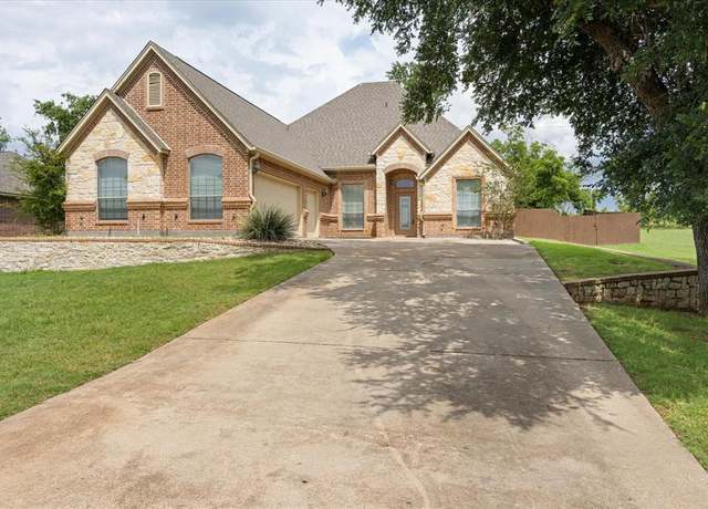 Property at 7017 Westover Dr, Granbury, TX 76049, 3 beds, 2.5 baths