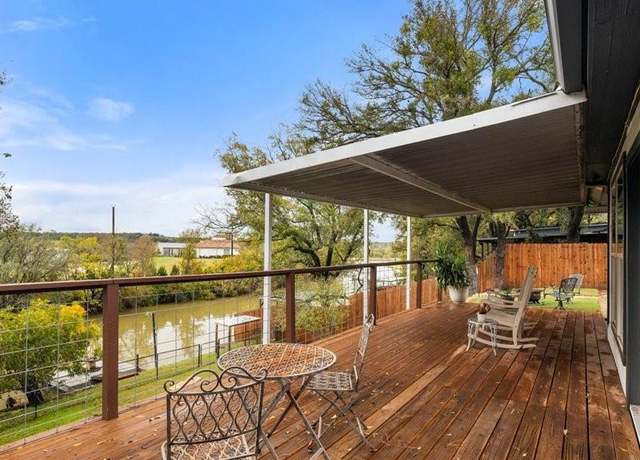 Property at 2220 Long Creek Ct, Granbury, TX 76049, 3 beds, 1.5 baths