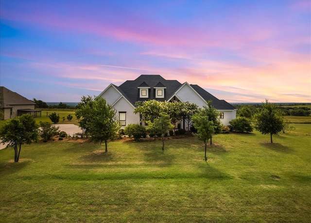 Property at 124 Stanford Ln, Springtown, TX 76082, 4 beds, 3 baths