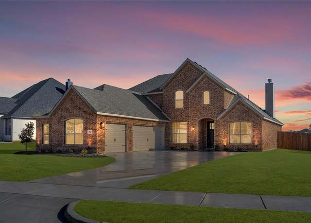 Property at 3128 Blue Hill Dr, Burleson, TX 76028, 4 beds, 2.5 baths