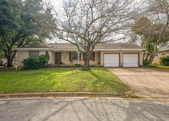 Property at 1508 White Way Dr, Arlington, TX 76013, 3 beds, 2 baths