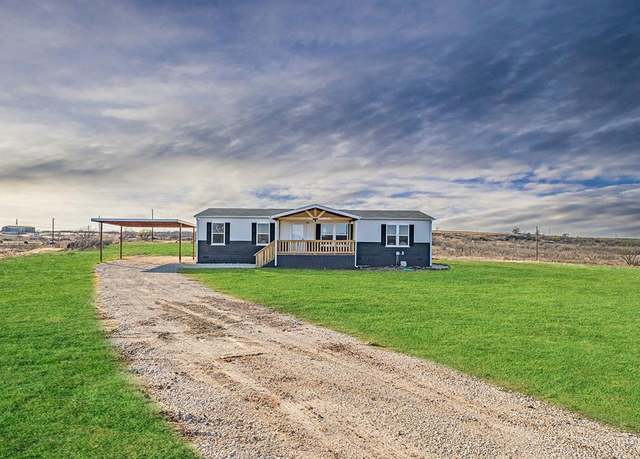 Property at 1035 Hopewell Rd, Bellevue, TX 76228, 4 beds, 2 baths