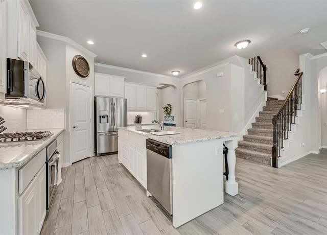 Property at 3221 Burgundy Ln, Midlothian, TX 76065, 4 beds, 2.5 baths