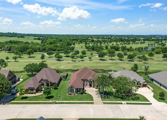 Property at 1105 Crown Valley Dr, Weatherford, TX 76087, 4 beds, 3 baths
