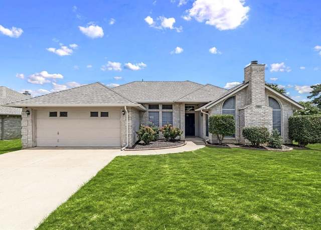 Property at 5300 Texas Dr, North Richland Hills, TX 76180, 3 beds, 2 baths