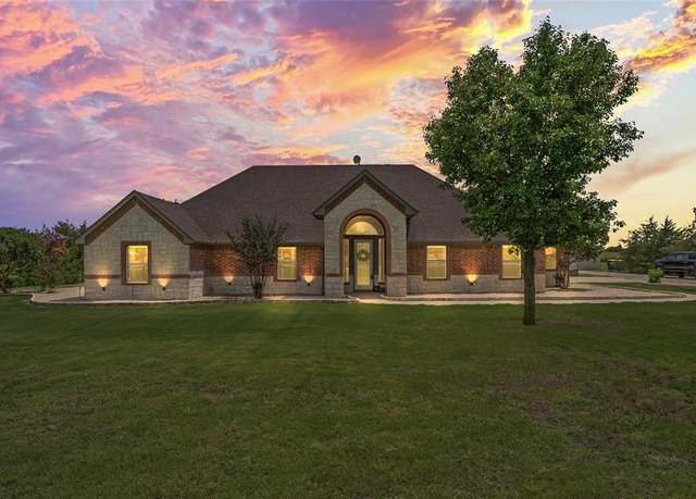 Property at 6713 Mustang Trl, Sanger, TX 76266, 3 beds, 2 baths