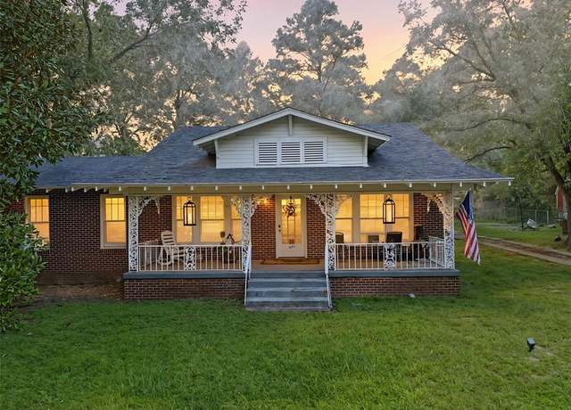Property at 814 E Palmetto Ave, Plain Dealing, LA 71064, 3 beds, 3 baths