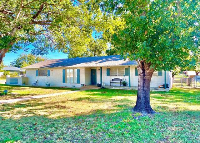 Property at 1249 N Holland St, De Leon, TX 76444, 3 beds, 2 baths