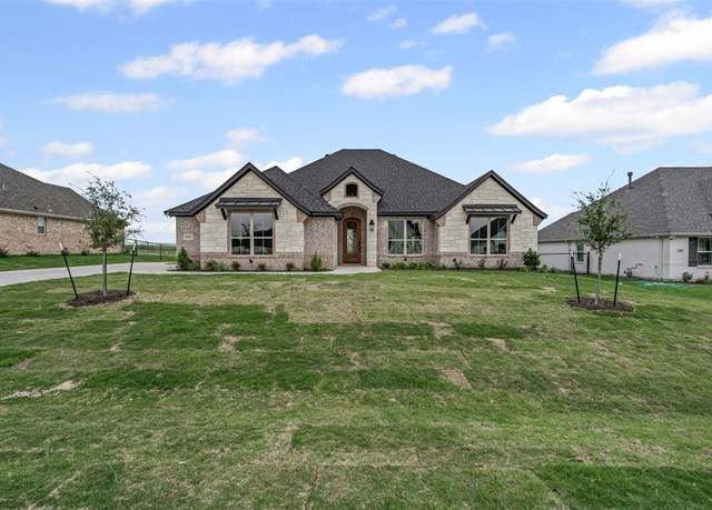 Property at 11612 Panther Dr, Godley, TX 76044, 4 beds, 2.5 baths
