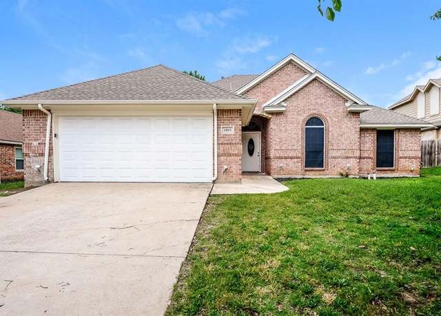 Property at 1803 Fairfax Dr, Mansfield, TX 76063, 4 beds, 2 baths