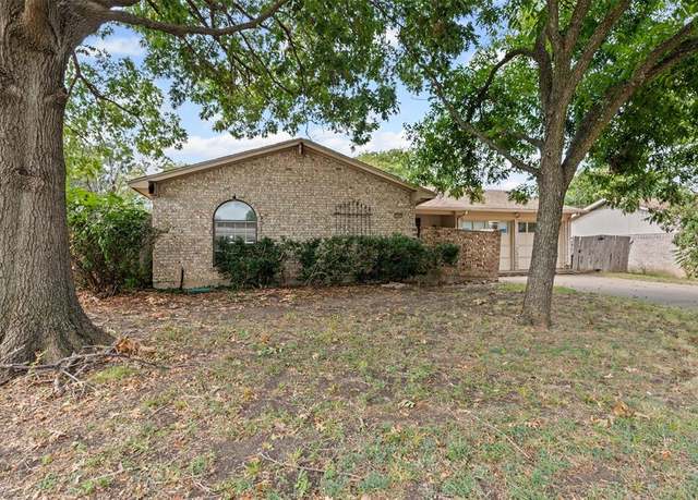 Property at 902 Warrington Ct, Arlington, TX 76014, 3 beds, 2 baths
