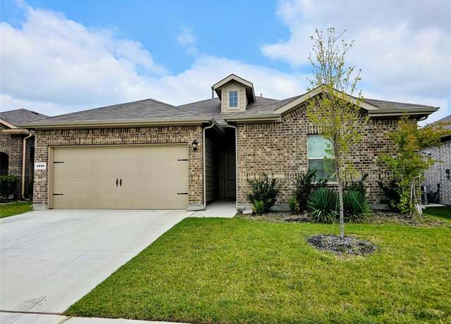Property at 8908 Boulder Oak Blvd, Fort Worth, TX 76131, 3 beds, 2 baths