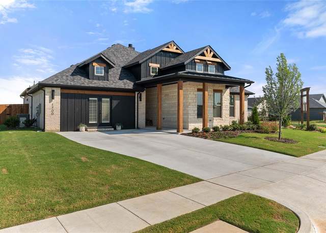 Property at 1700 River Bend Rd, Burleson, TX 76028, 4 beds, 2.5 baths