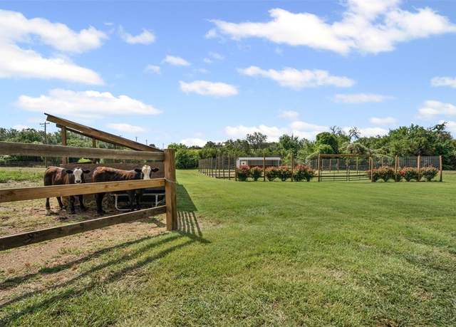 Property at 111 Sharla Smelley Rd, Weatherford, TX 76088, 4 beds, 3 baths