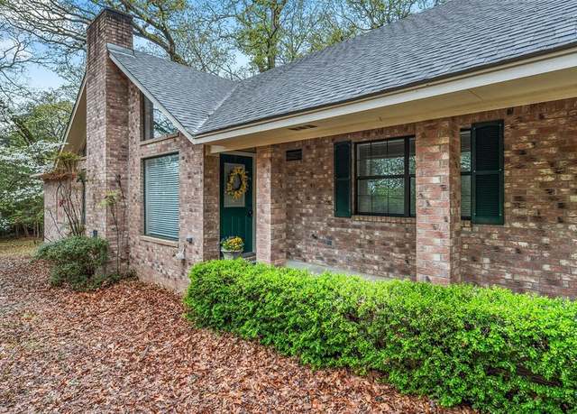 Property at 411 Raton Pass, Holly Lake Ranch, TX 75765, 3 beds, 2 baths