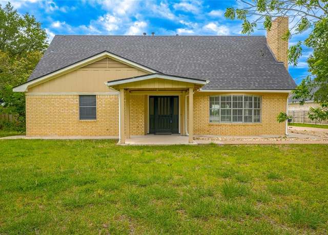 Property at 257 Chapman Rd, Hewitt, TX 76643, 4 beds, 2.5 baths