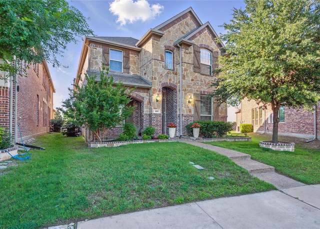 Property at 1001 Vineyard Dr, Euless, TX 76039, 4 beds, 4.5 baths