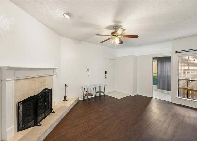 Property at 2105 Count Fleet Dr #202, Arlington, TX 76011, 1 bed, 1 bath