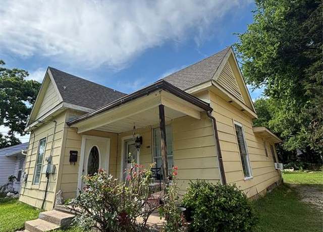 Property at 817 W Ellis St, Sherman, TX 75092, 2 beds, 2 baths