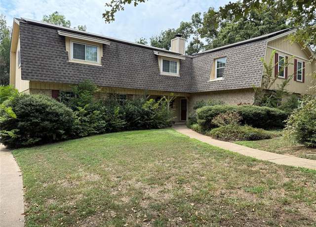 Property at 1816 Woodridge Dr, Arlington, TX 76013, 4 beds, 2.5 baths