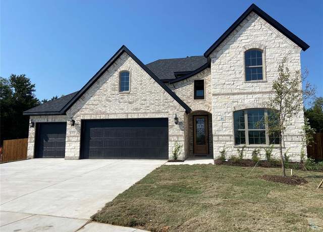 Property at 410 Aldred St, Greenville, TX 75401, 5 beds, 4 baths