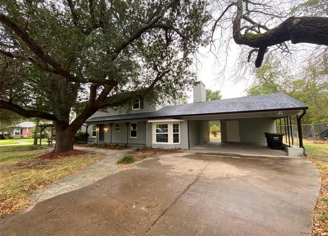 Property at 2333 Holsum Cir, Greenville, TX 75401, 3 beds, 2.5 baths