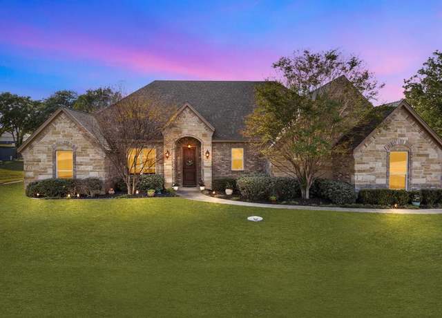 Property at 7010 Westover Dr, Granbury, TX 76049, 4 beds, 3 baths