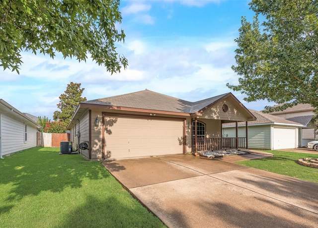 Property at 1574 Wildflower Dr, Waxahachie, TX 75165, 3 beds, 2 baths