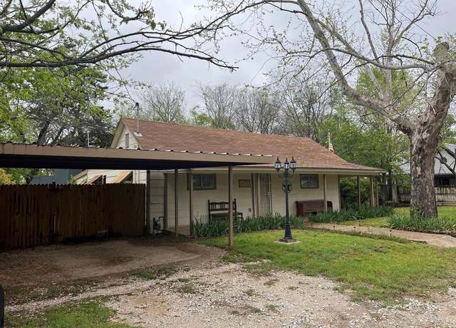 Property at 207 N Oneil St, Alvord, TX 76225, 2 beds, 1 bath