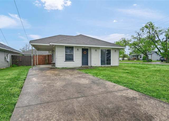 Property at 1500 Kennedy St, Bonham, TX 75418, 3 beds, 2 baths