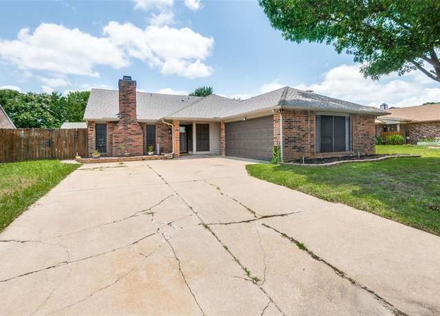Property at 1508 Barbara Ln, Arlington, TX 76018, 4 beds, 2 baths