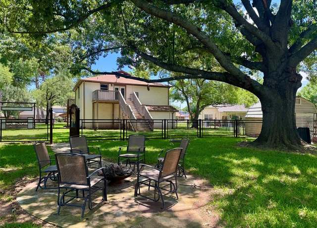 Property at 3816 Winding Way, Granbury, TX 76049, 3 beds, 3 baths