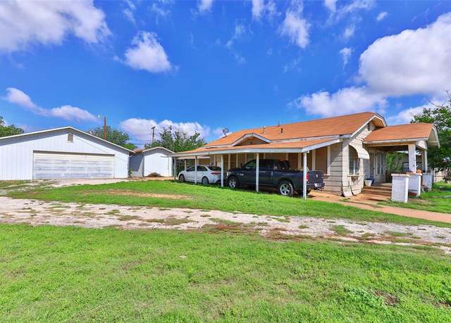 Property at 1814 Commercial Ave, Anson, TX 79501, 3 beds, 2 baths